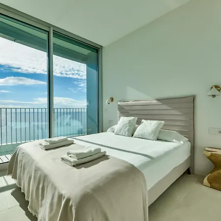 Guzman - Evolution Apartment *